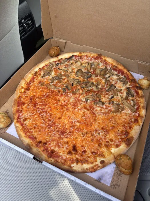 Dom's Pizza and Pasta Picture 5