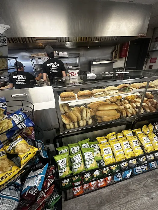Dom's Deli & Grille House - Elmsford Picture 7