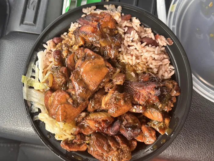 Big Jerk Caribbean Restaurant Picture 3