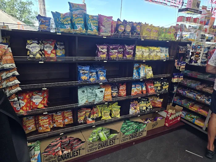 Knollwood Deli Picture 10