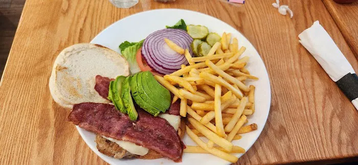 Bellas Restaurant Picture 3