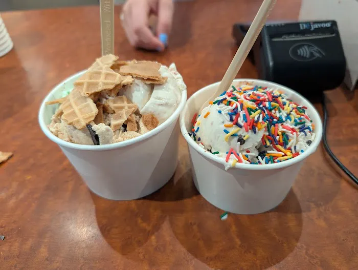 Main Street Sweets Picture 6