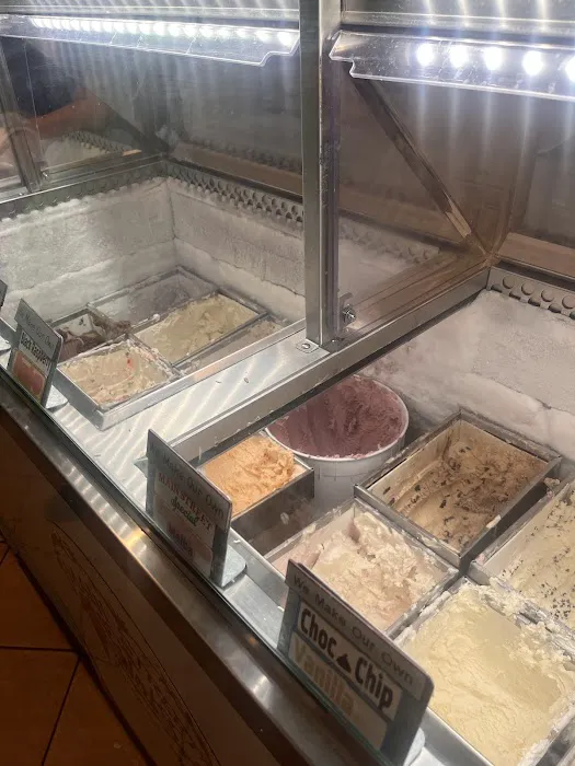 Main Street Sweets Picture 10