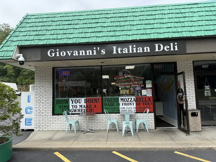 Giovanni's Italian Deli Picture 8