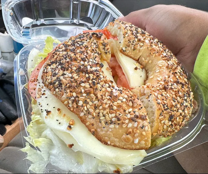 Bagelicious Cafe Picture 5