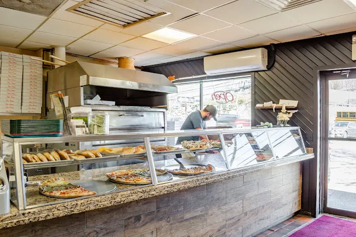 Dino's Pizzeria Picture 10