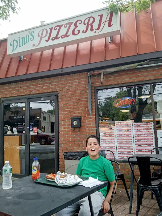 Dino's Pizzeria Picture 4
