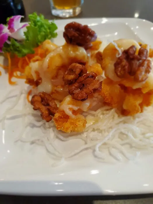 Waka Asian Bistro Picture 3