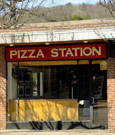 Pizza Station Picture 6