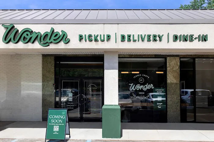 Wonder Larchmont Picture 1