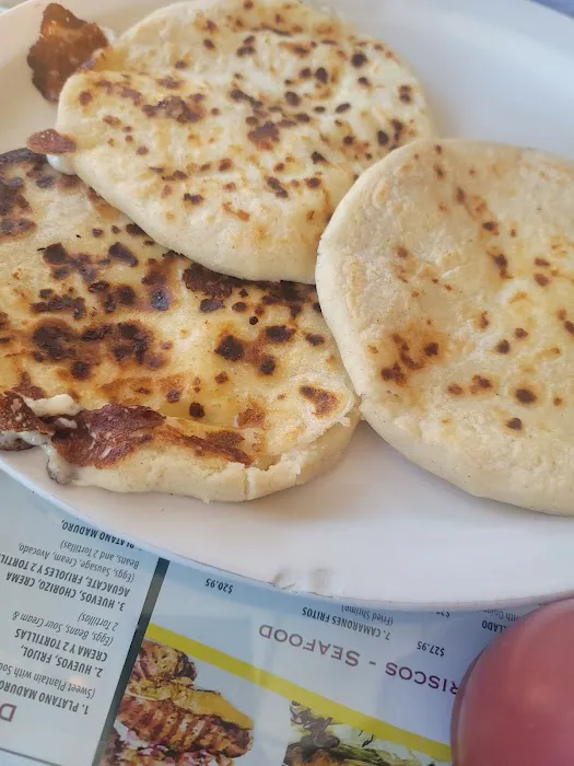La Pupusa Loca Picture 8