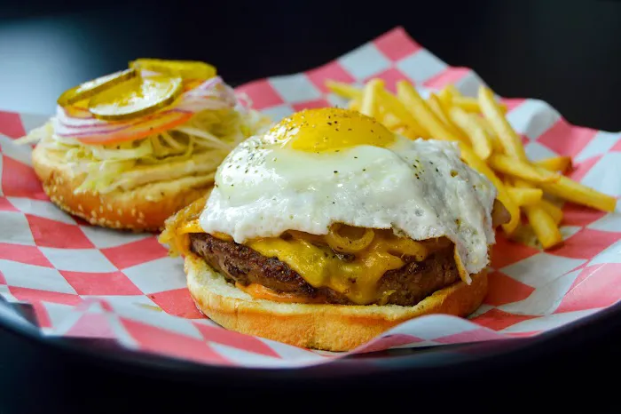 Picardia Burgers Picture 9