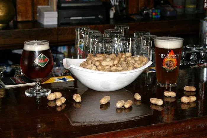 Sam's Bar and Grill Picture 10