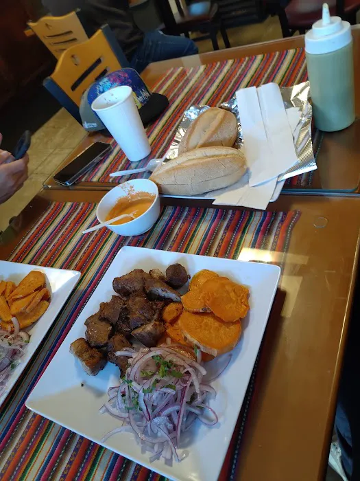 Deli Peruano Picture 2