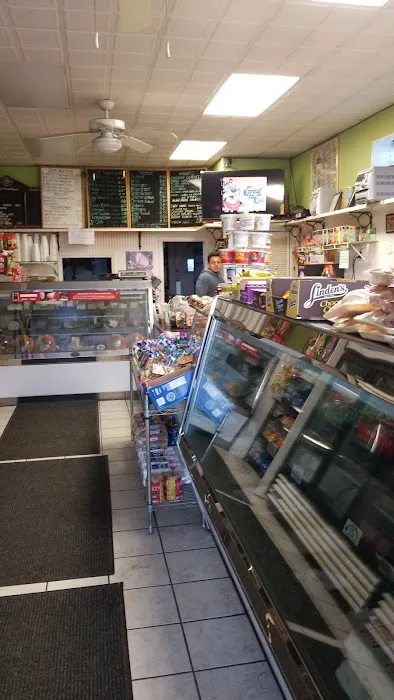 Uncle Bucks Country Deli Picture 1