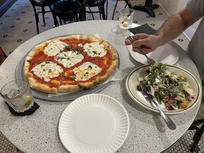 II Villaggio Pizzeria & Ristorante Picture 4