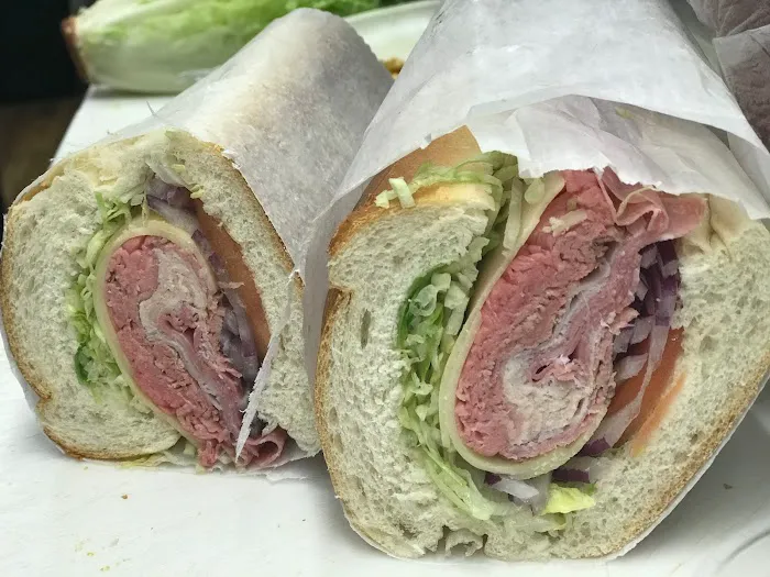 Sea Breeze Deli Picture 9