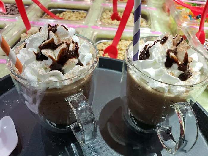 YOLO Yogurt & Desserts- Frozen Yogurt, Crepe, Gelato, Acai Bowls and more... Picture 4