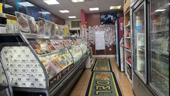 Roslyn Heights Deli Picture 3