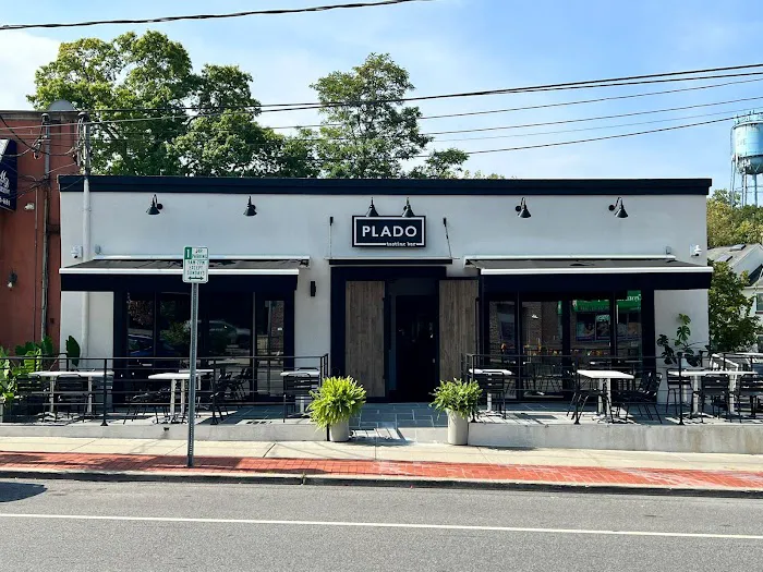 Plado Tasting Bar - Glen Cove Picture 1