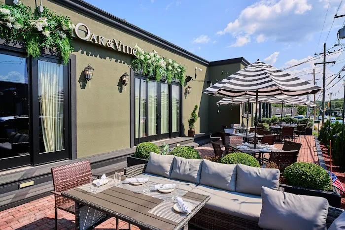 Oak & Vine Picture 10
