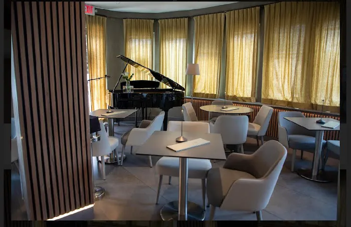 The Valley Piano Bar & Lounge Picture 8