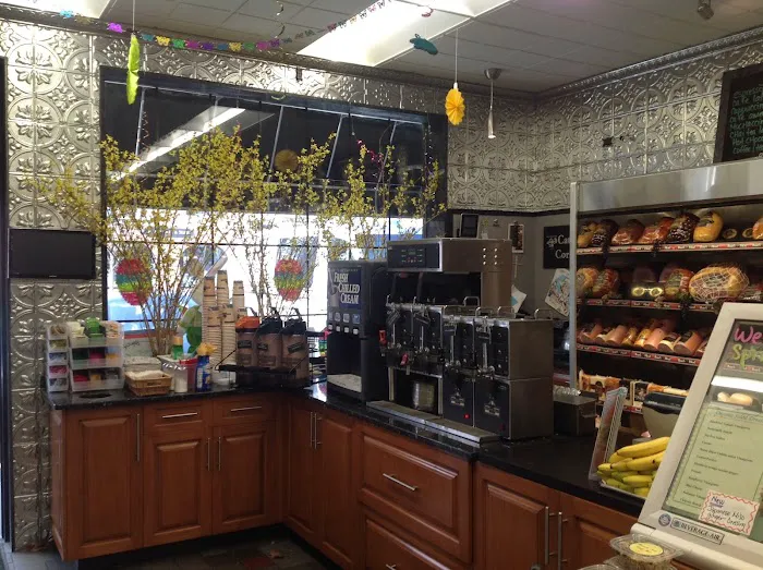 Country Plaza Delicatessen Picture 5