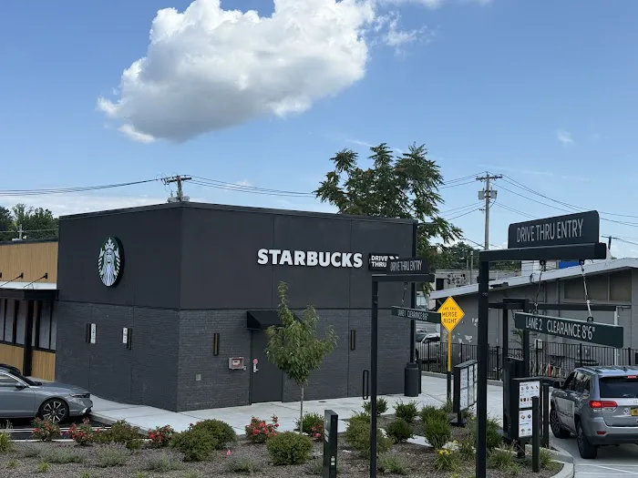 Starbucks Picture 2