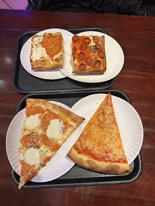 Phil's Pizzeria & Restaurant Syosset Picture 10