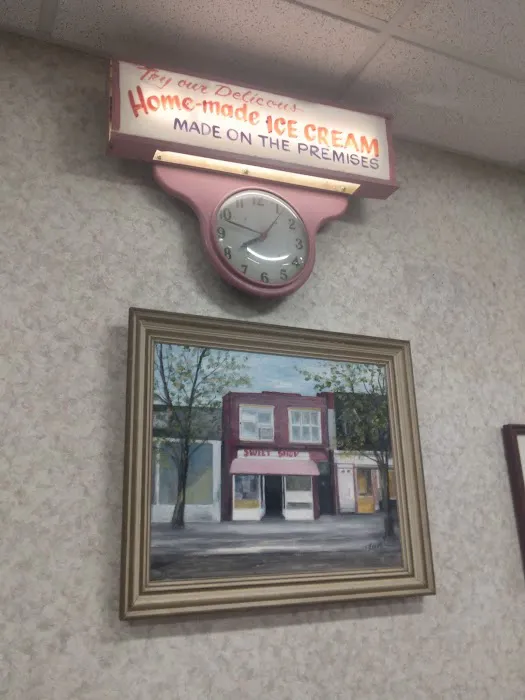 Hicksville Sweet Shop Picture 9