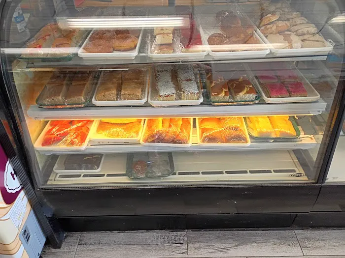 San Eduardo Deli & Bakery Picture 7