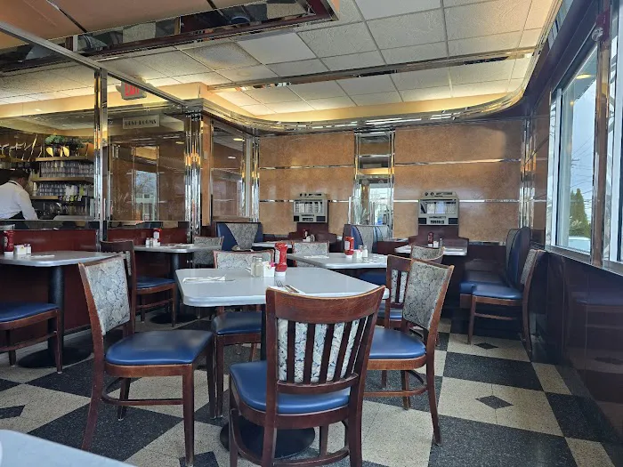 Empire Diner Picture 9