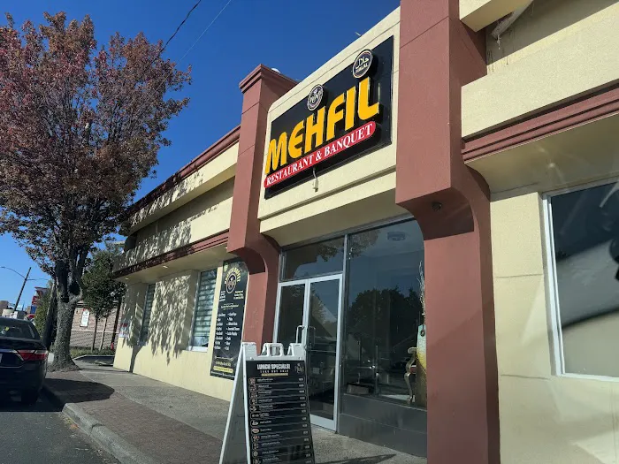 Mehfil Restaurant ( Zabiah Halal Pakistani Cuisine ) Picture 2
