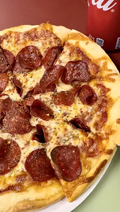 Singas Famous Pizza Picture 2