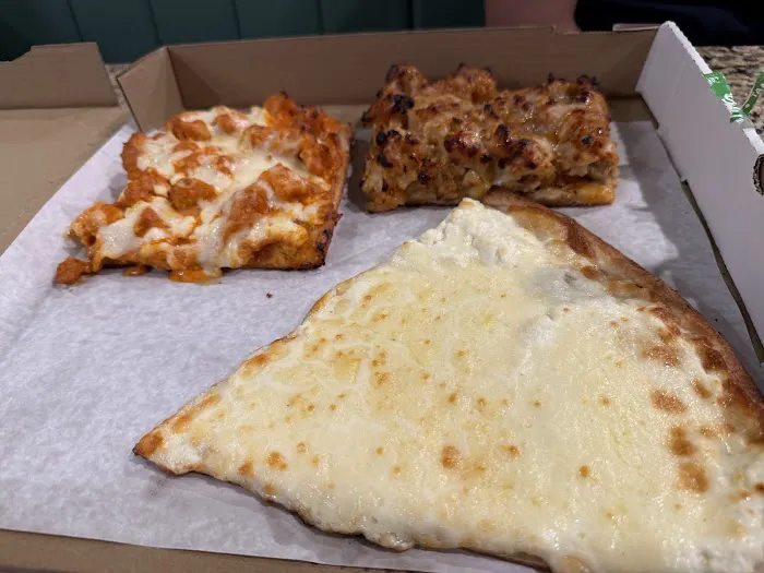 Ralph's Pizza Picture 9