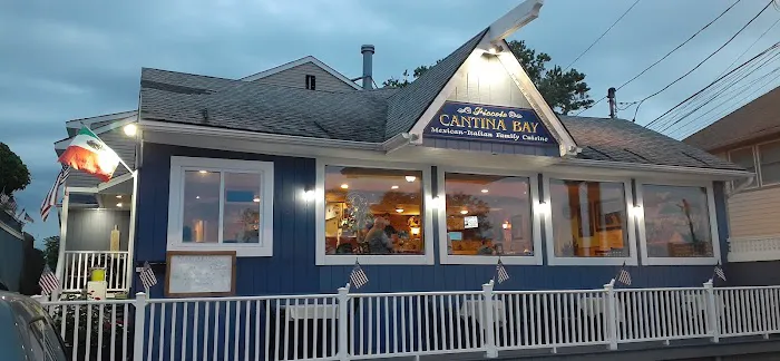 Piccolo Cantina Bay Picture 1