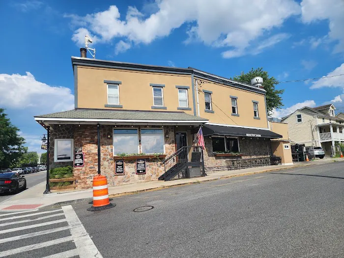 Bridge View Tavern Picture 3