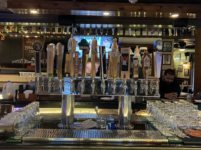 Bridge View Tavern Picture 1