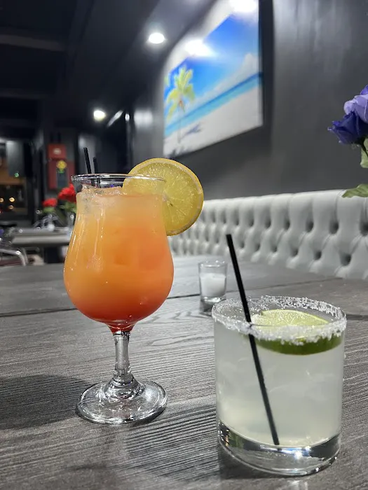 Tumbao Bar and Lounge Picture 3