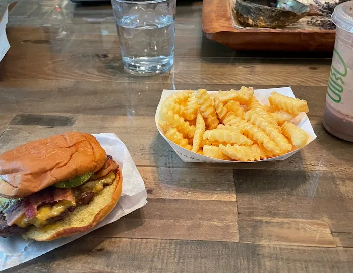 Shake Shack Nanuet Picture 2