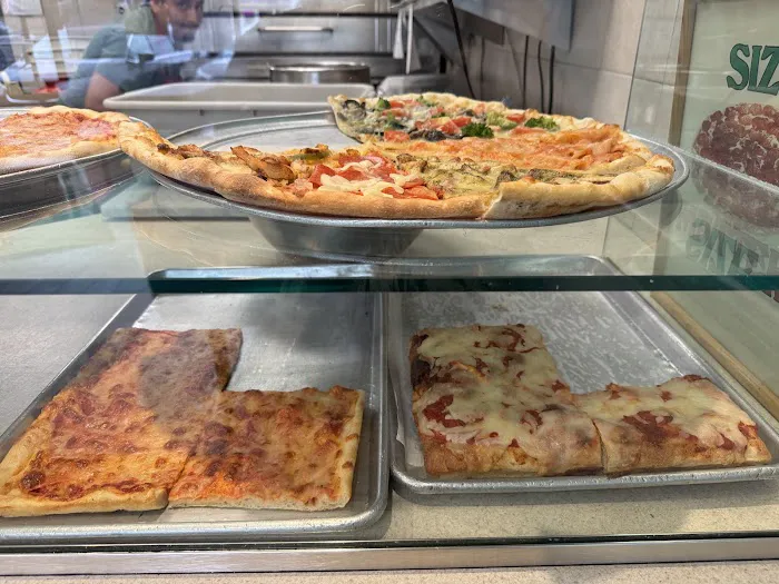 Cacciatori Pizza Picture 4