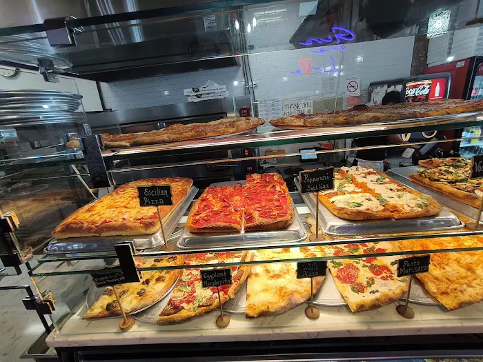 New City Pizza Picture 4