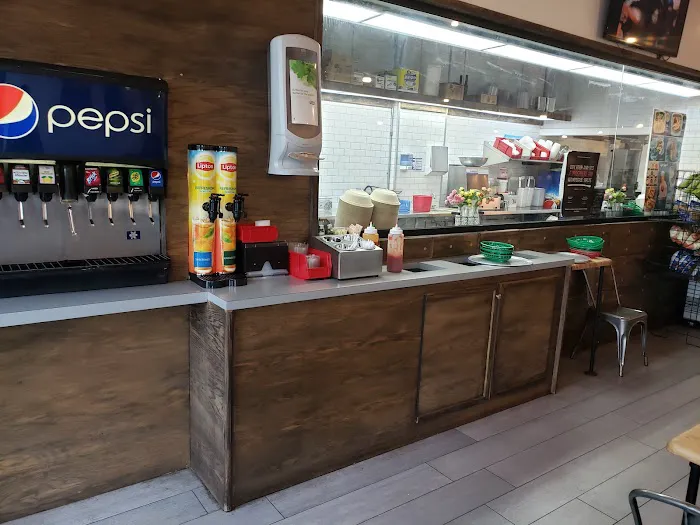 Leonardo's Italian Deli & Catering Picture 5