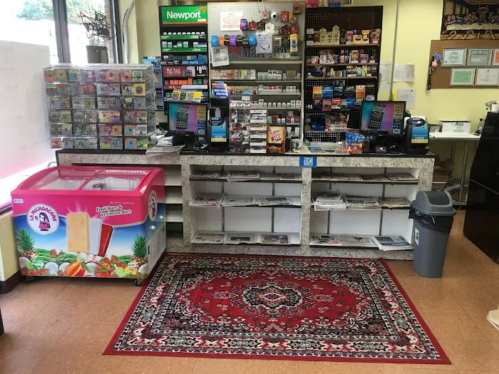 Rose Deli & Newspaper Picture 9