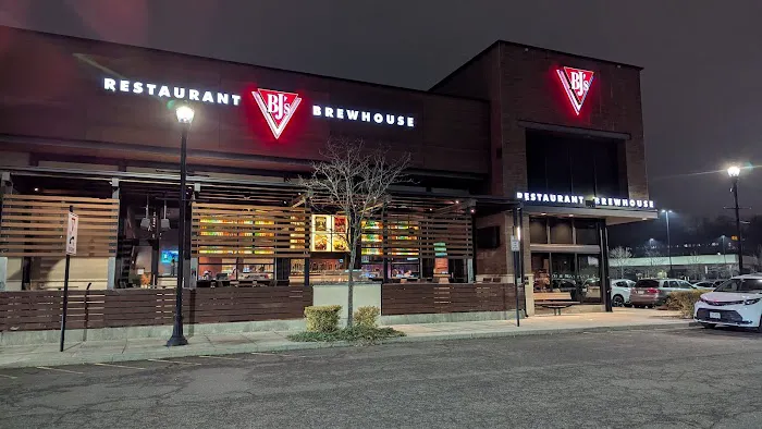 BJ's Restaurant & Brewhouse Picture 7