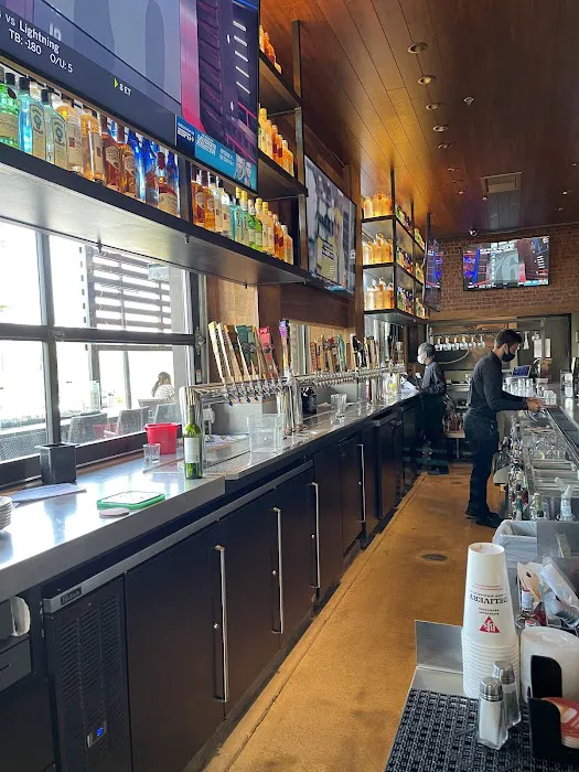 BJ's Restaurant & Brewhouse Picture 10