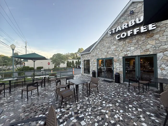Starbucks Picture 8