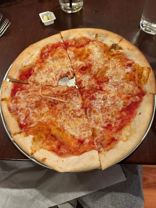 Ella New York Pizza and Pasta Picture 10