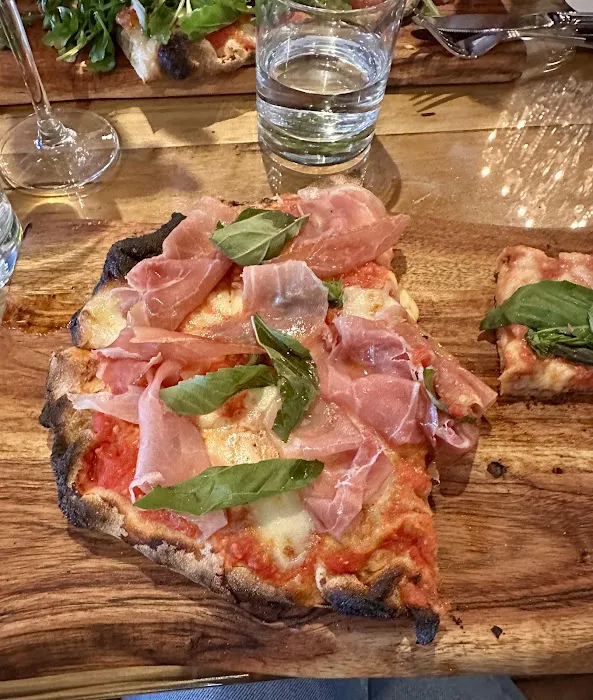 Mille Luci Pizzeria Picture 7