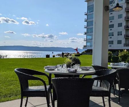 3 Westerly Bar and Grill